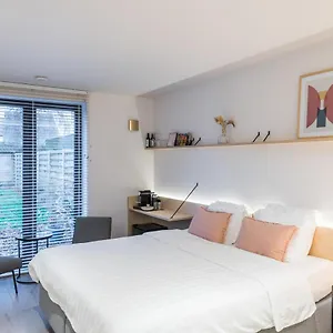 poutrelle-guestrooms.bruges-hotels.info/